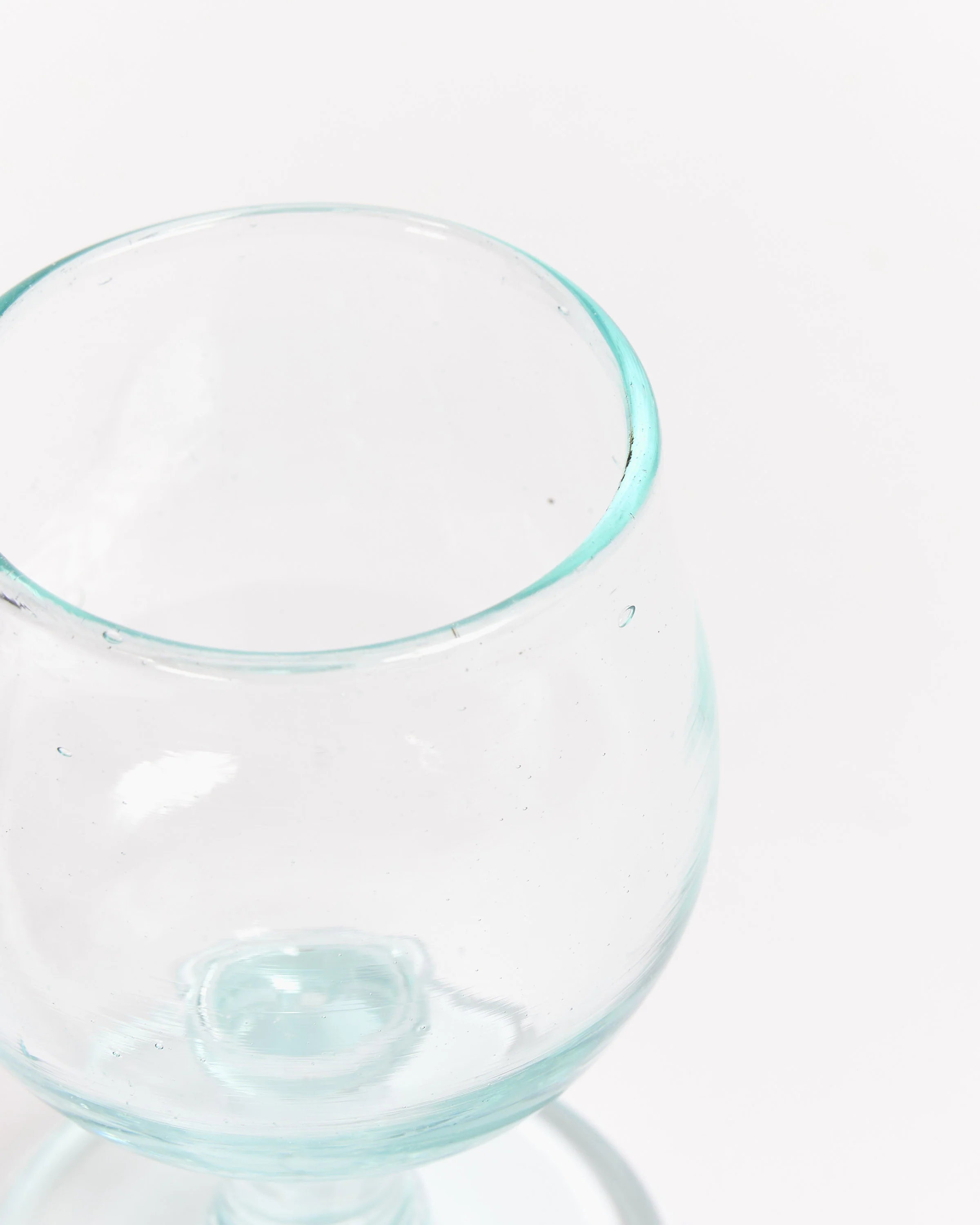 Red Wine in Transparent - Image 4