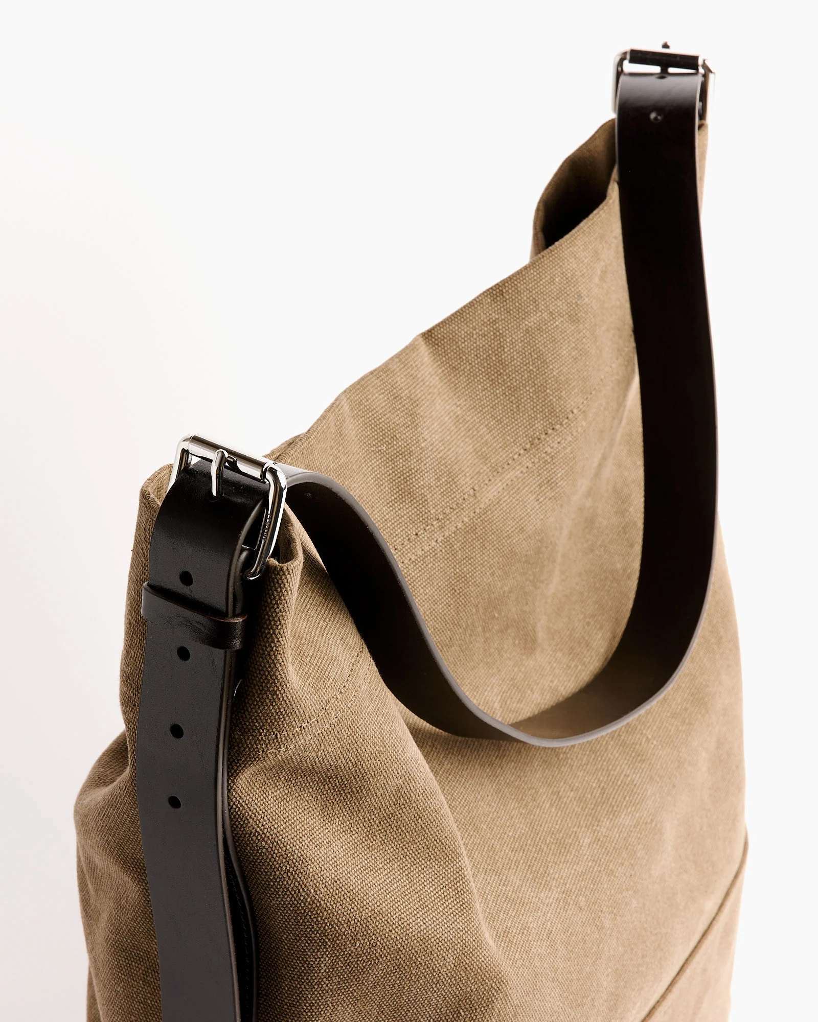 Belted Tote Bag in Sisal - Image 4