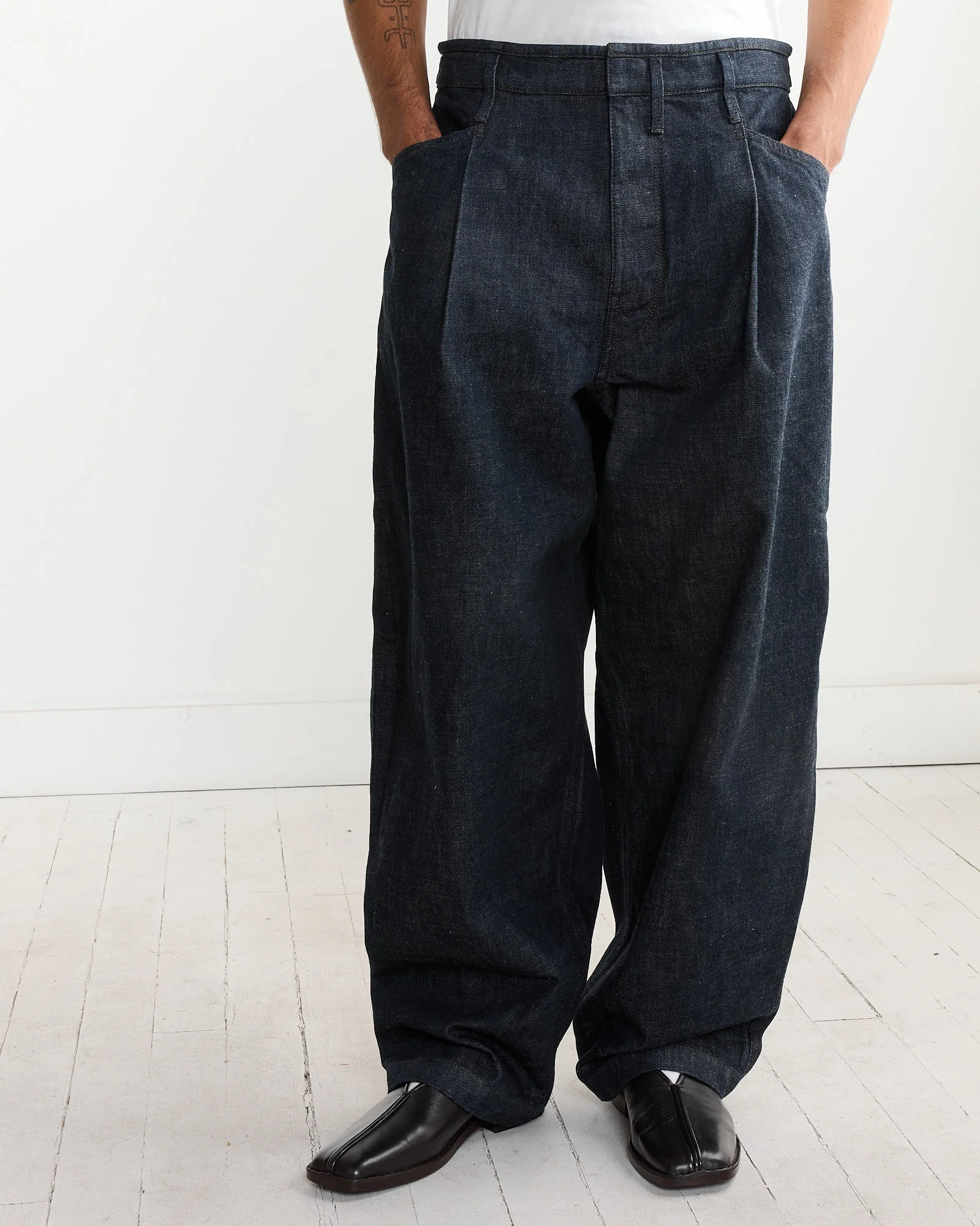 Pleated Workwear Pant in Denim Indigo - Image 4