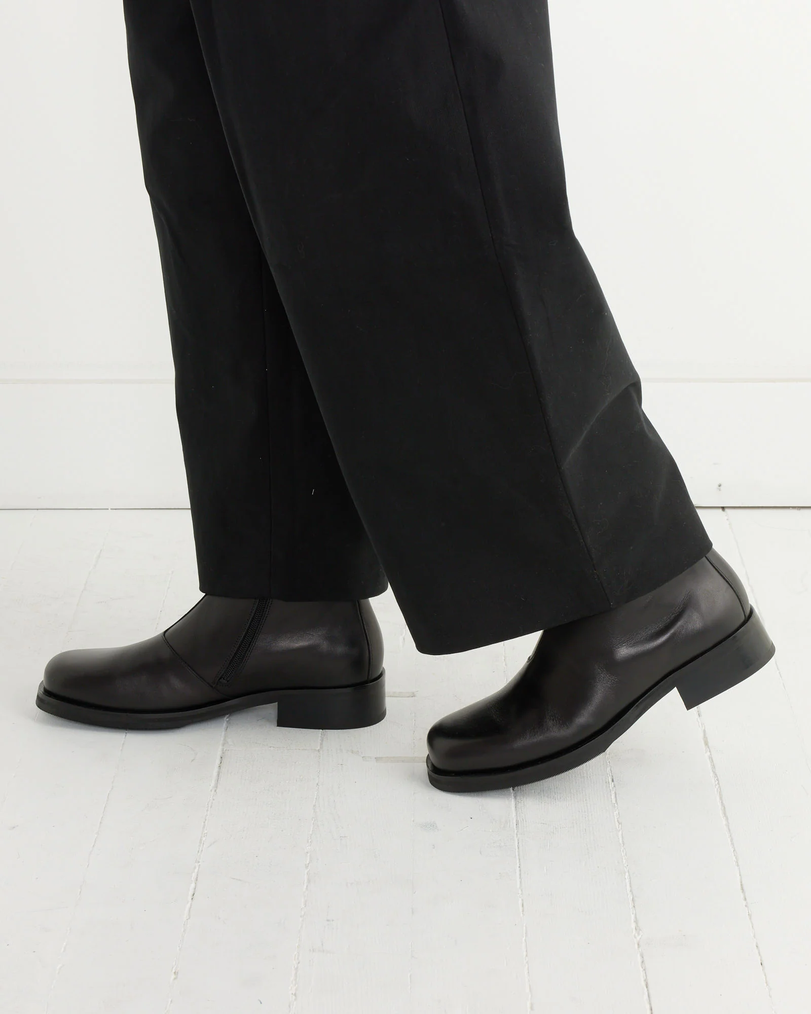 Camion Boot in Black - Image 4